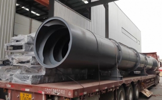 鋸末顆粒機(jī)裝車發(fā)貨，已做好安全防護(hù)